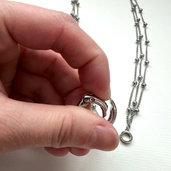 1x triple stainless steel chain with round carabiner 18” - Picture 15 of 16